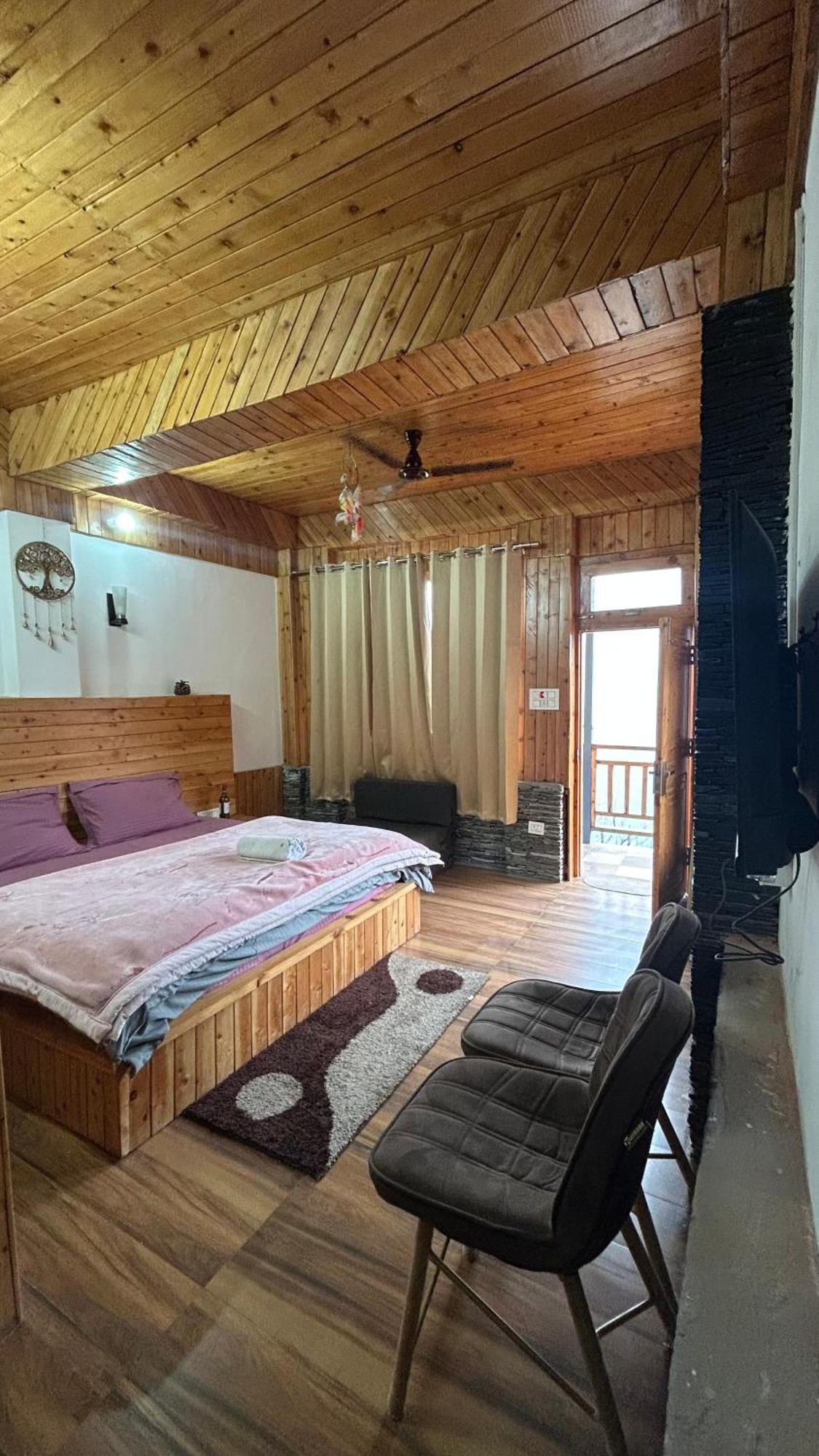 The Himalayan Sukoon Villa Near Jibhi Banjār Kültér fotó