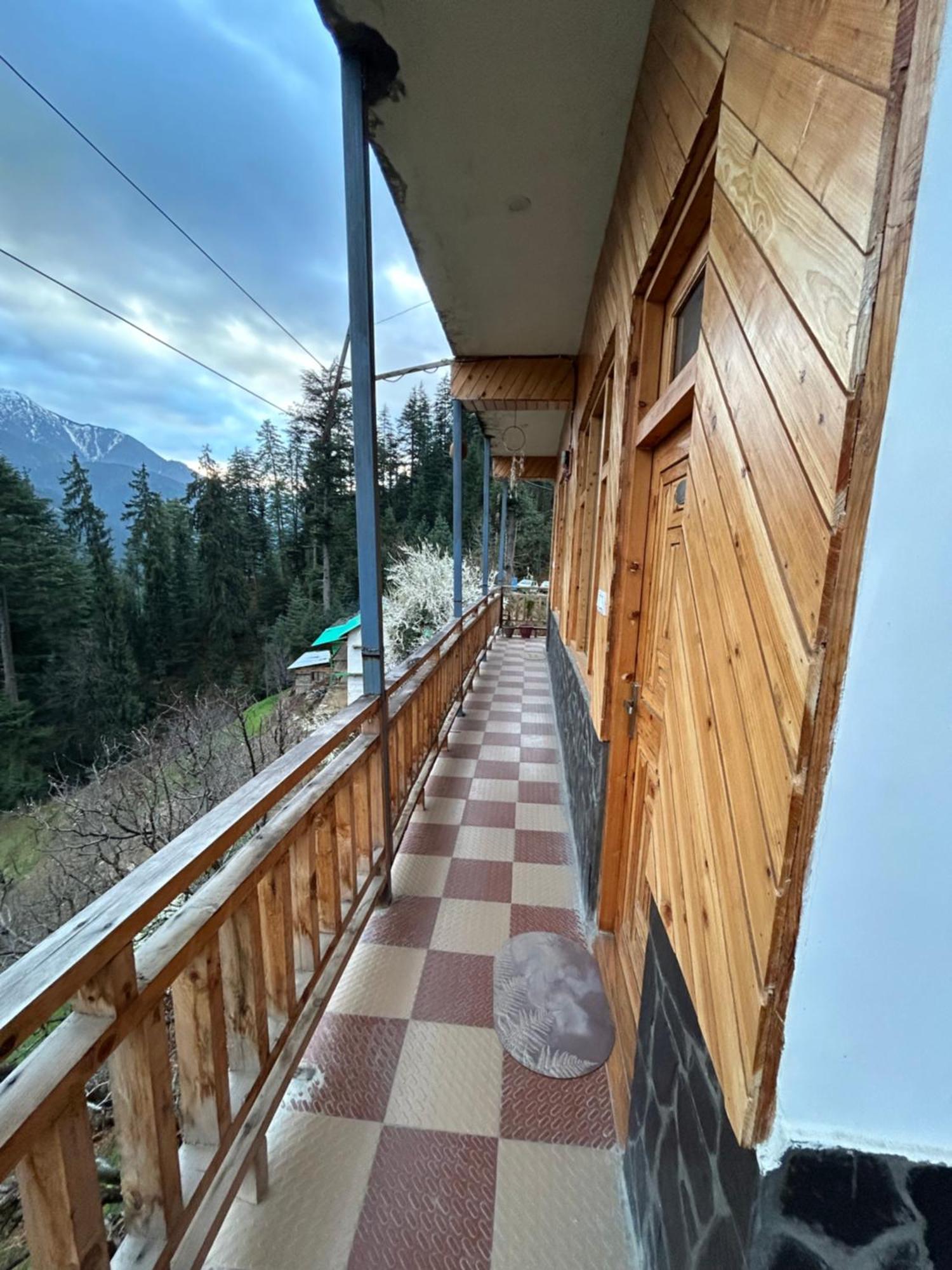 The Himalayan Sukoon Villa Near Jibhi Banjār Kültér fotó